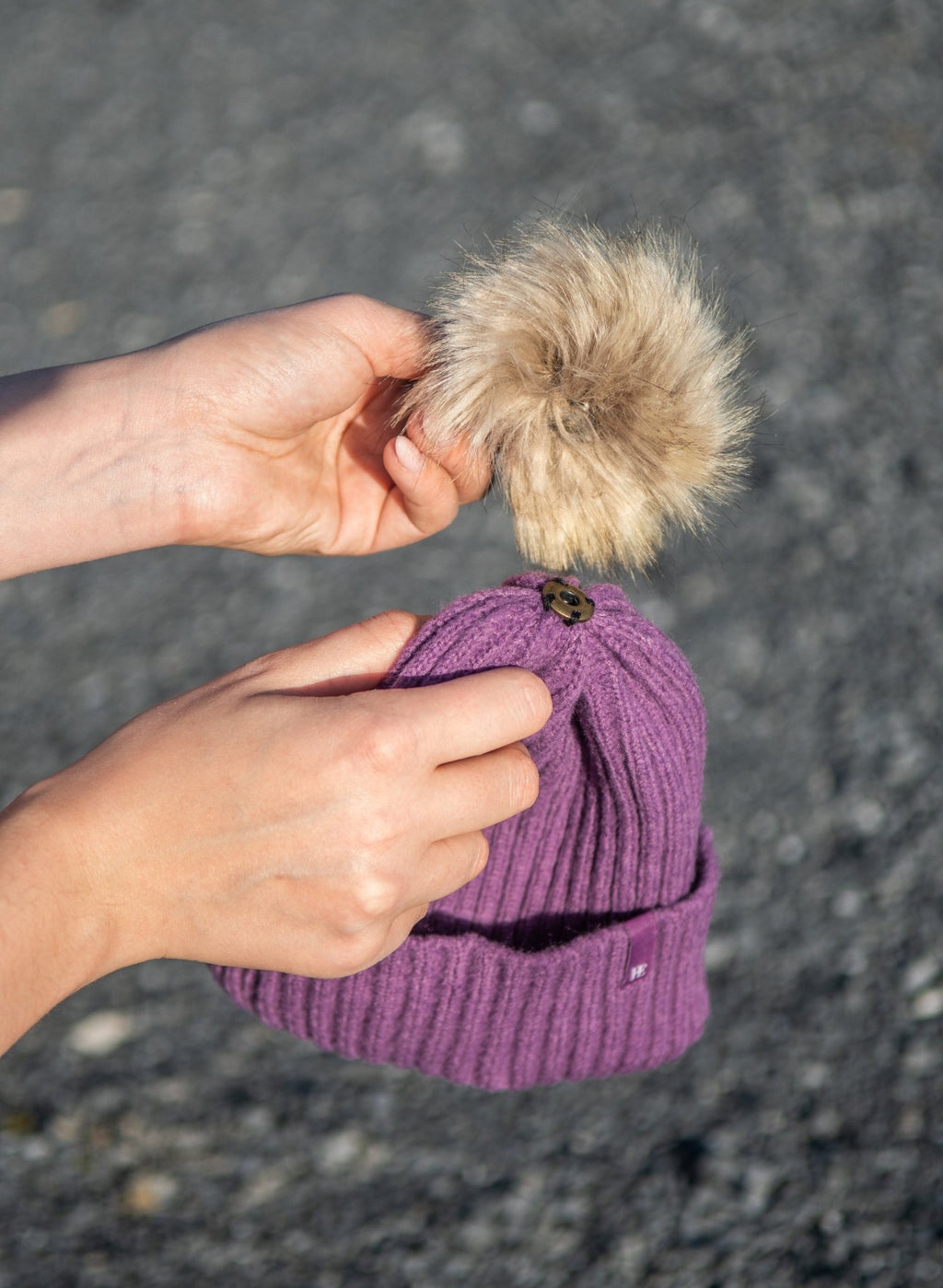 Bonnet avec pompon amovible - Hazel Equestrian