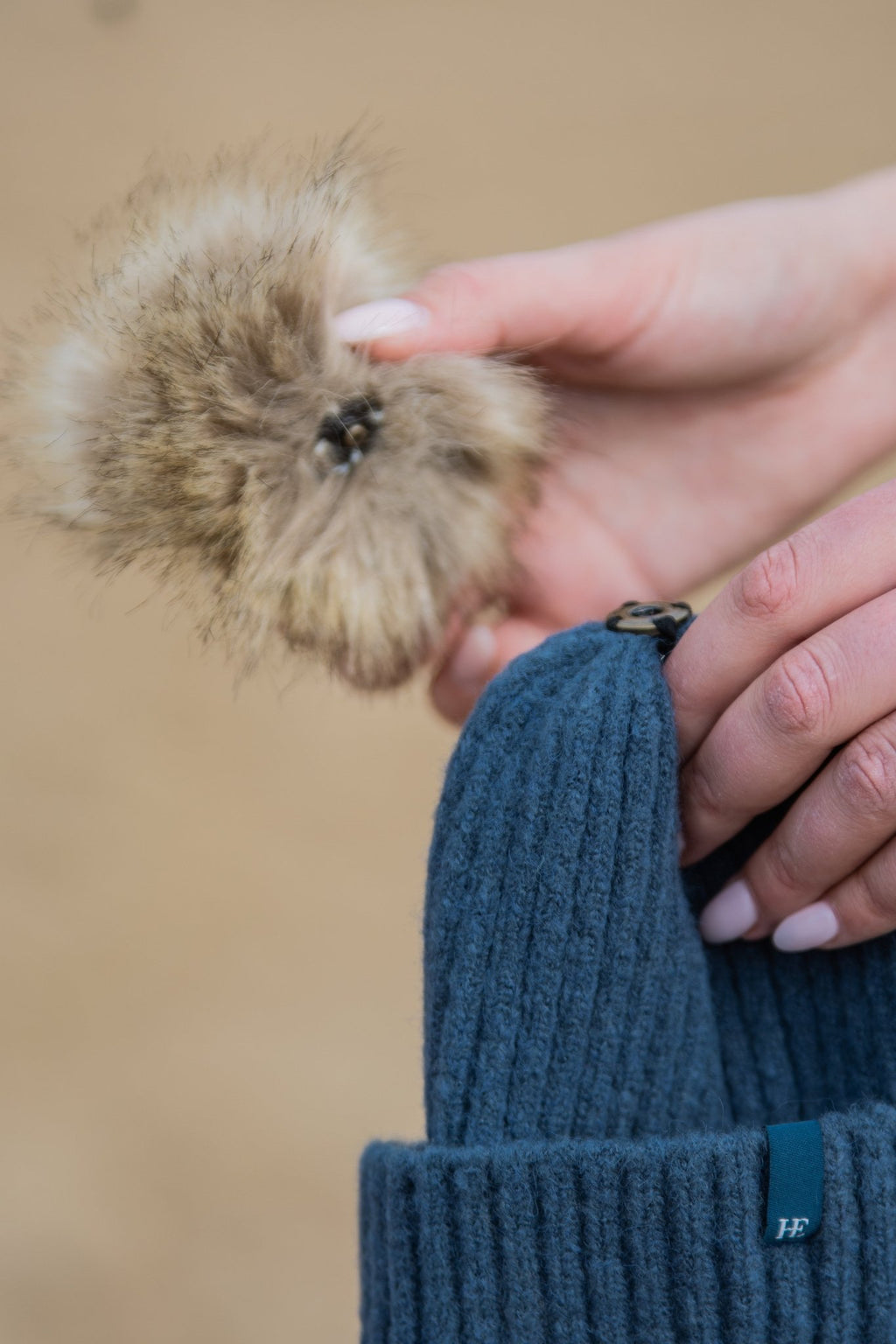 Bonnet avec pompon amovible - Hazel Equestrian