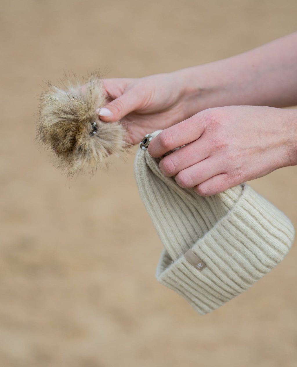 Bonnet avec pompon amovible - Hazel Equestrian